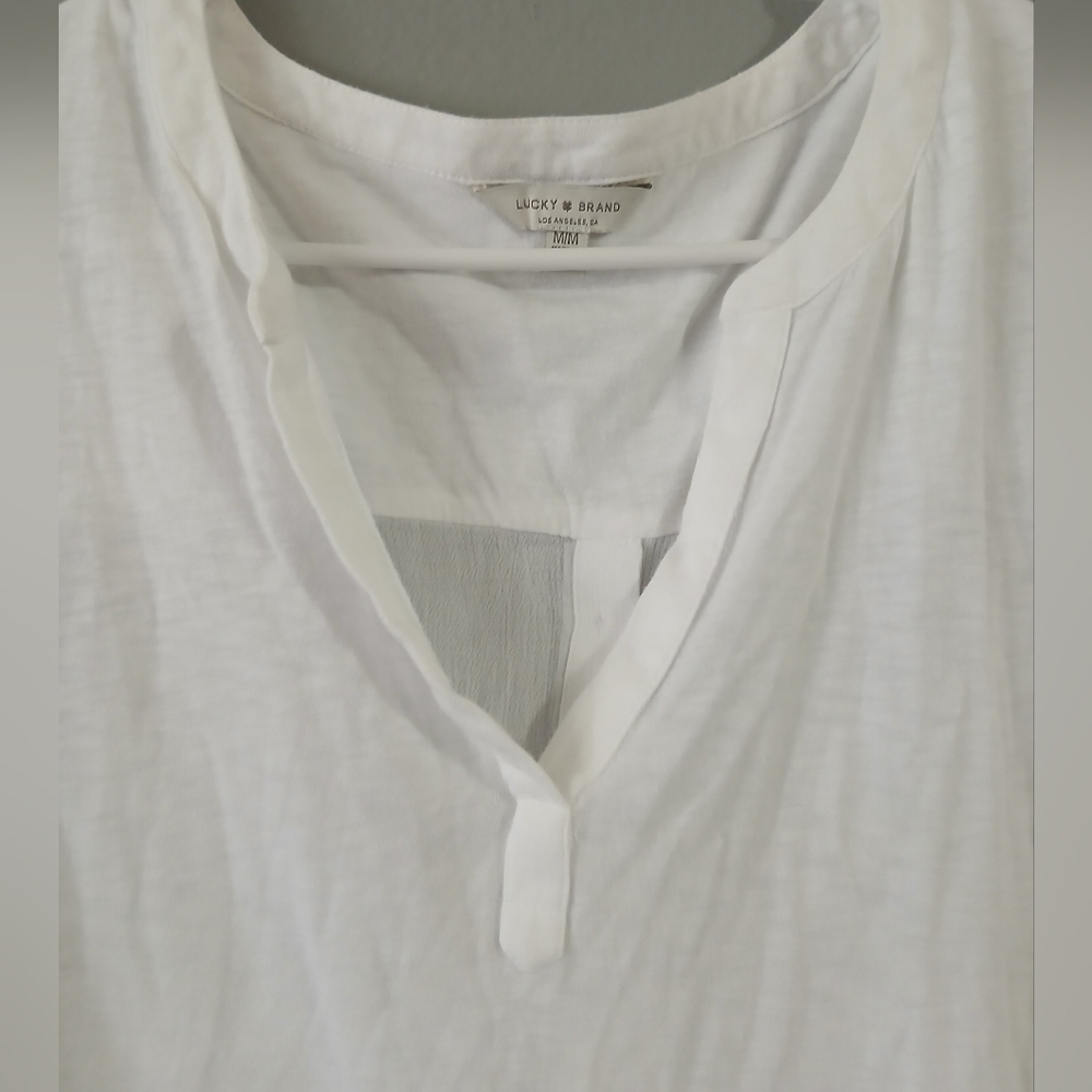 Lucky Brand White V-Neck‎ Women's Top - Picture 3 of 9